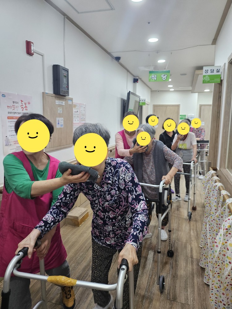 2105729447_APsRIUL9_913dddb35eea7e135b17ad5674139f22795897f2.jpg 이미지크게보기