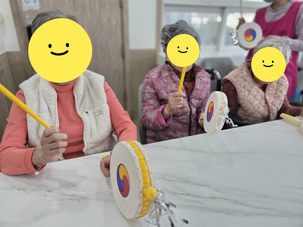 2105729447_pXUi24VQ_86e2ee260a1b24570dbd4f18c0b48c20224b8577.jpg 이미지크게보기