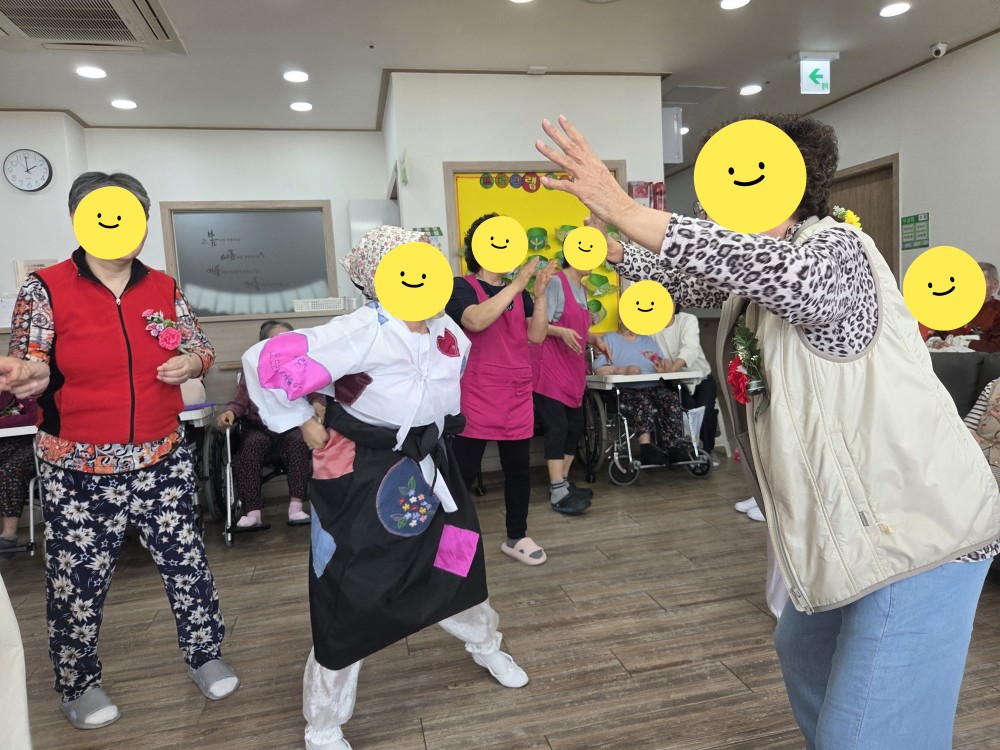 2105729447_vUMj4zCa_8880660a6b097671538f085e12700e9d2f73761f.jpg 이미지크게보기